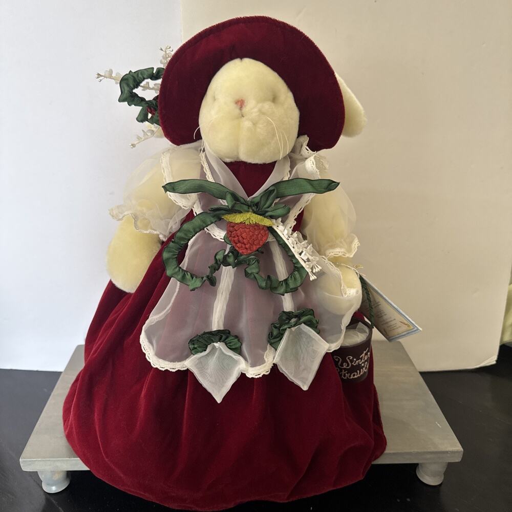Rare! Vintage Bunnies by the Bay LTD Ed “Miss Winter Strawberry” W/Tags & Stand